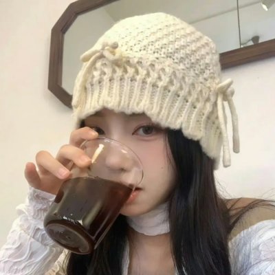 冬天的女子海报